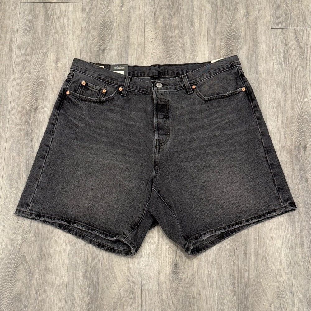 Levi's 501 ‘90s Black Jean Shorts with High-Waisted Design